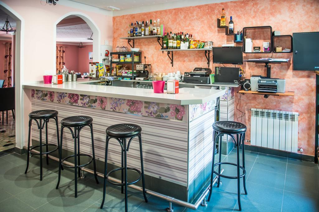 Hostal La Pastora กันเดเลดา ภายนอก รูปภาพ