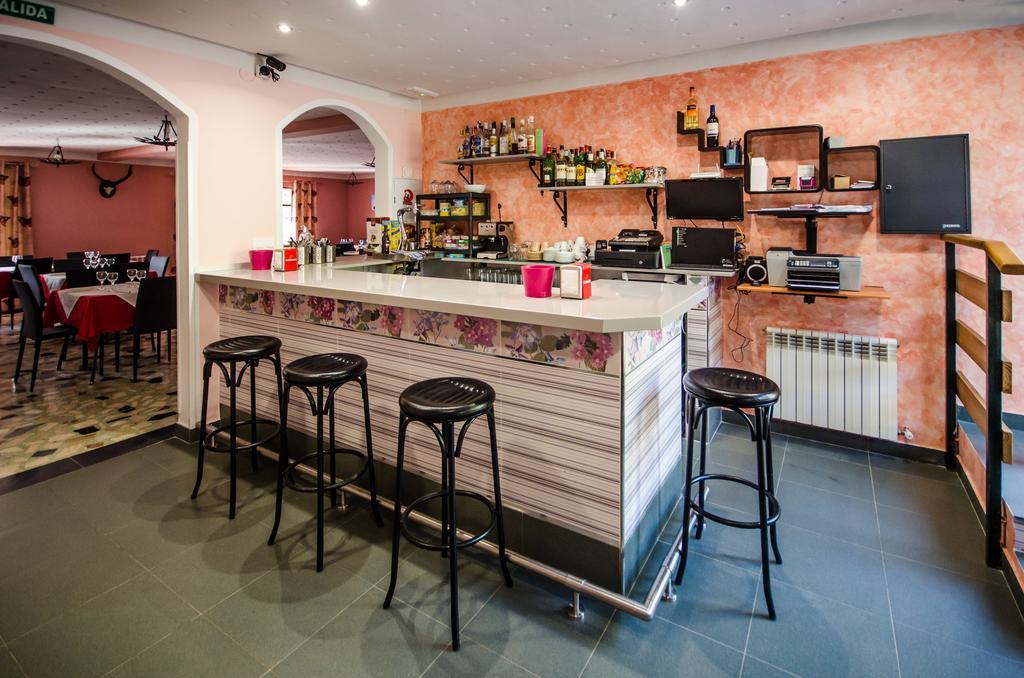 Hostal La Pastora กันเดเลดา ภายนอก รูปภาพ